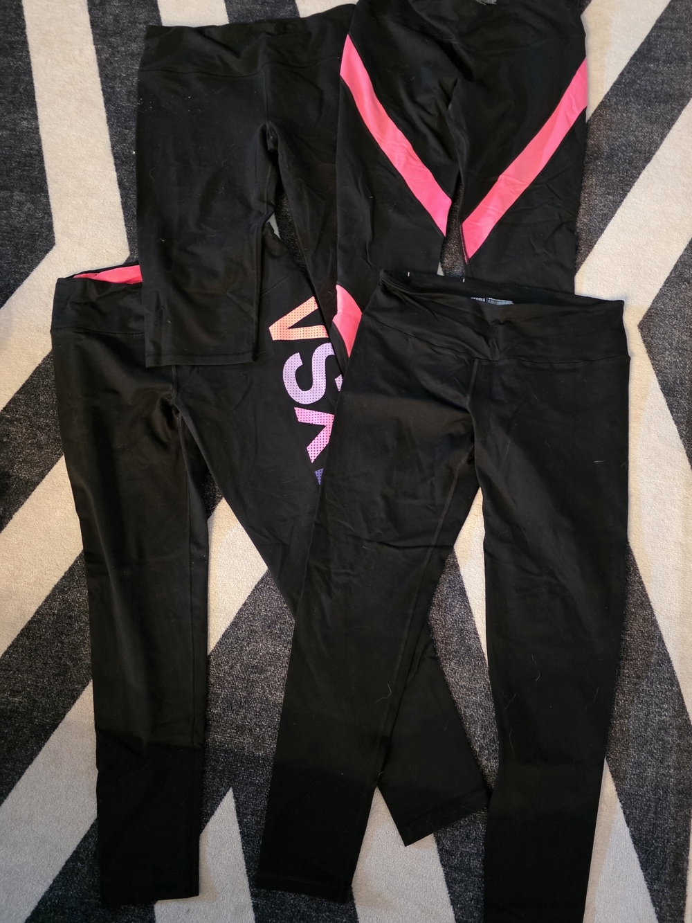 Lot Of 3 Victoria's Secret Sport Leggings And 1 Pair Of Victorias Secret Capris